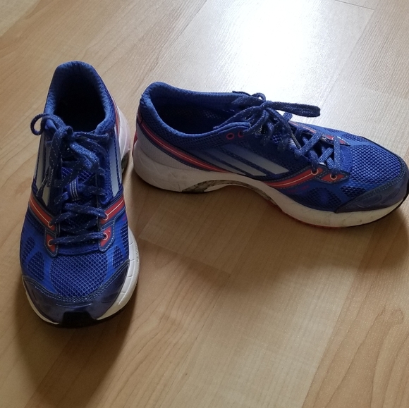 Addidas running shoes - Picture 4 of 4